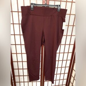 (S60) NWT Roz & Ali 1X Maroon Athletic Leggings